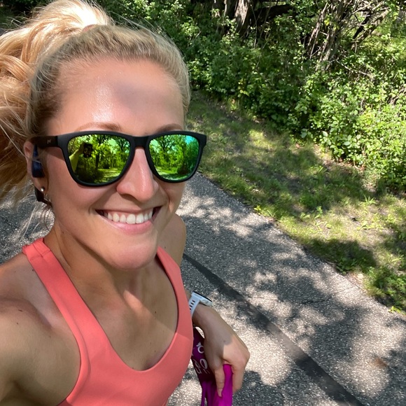 Meet your Posher, Chandra - Picture 1 of 4